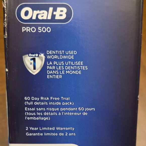 Oral-B Pro 500 Electric Rechargeable Toothbrush - Picture 4 of 4